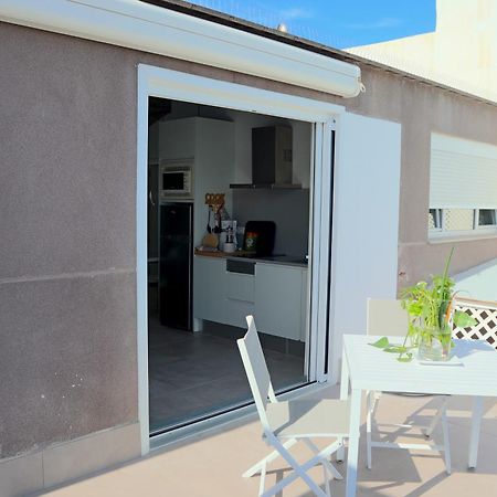 Durmiendo sobre el mar, Vivienda Los Riscos Telde Exterior foto
